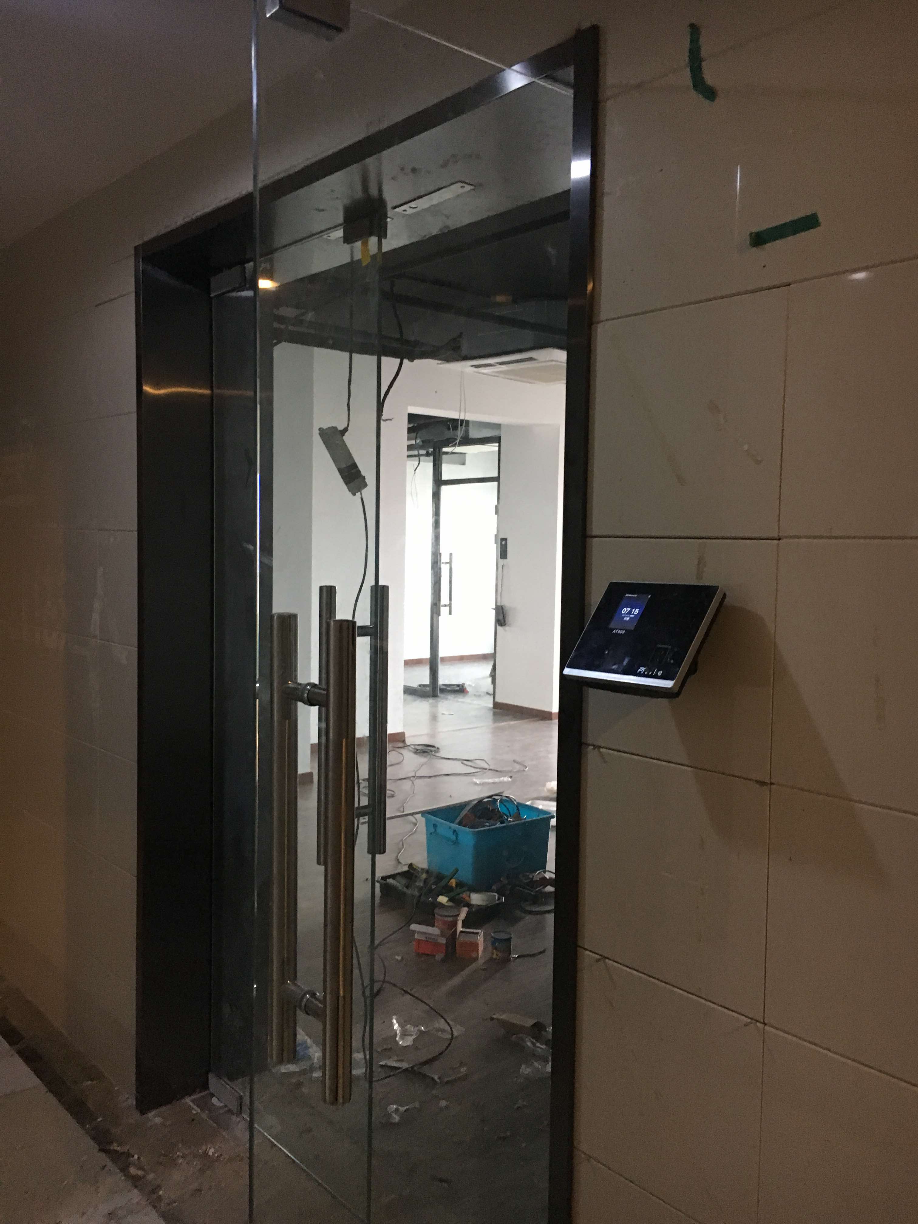 云智慧電子商務(wù)人臉識(shí)別門禁系統(tǒng)安裝工程