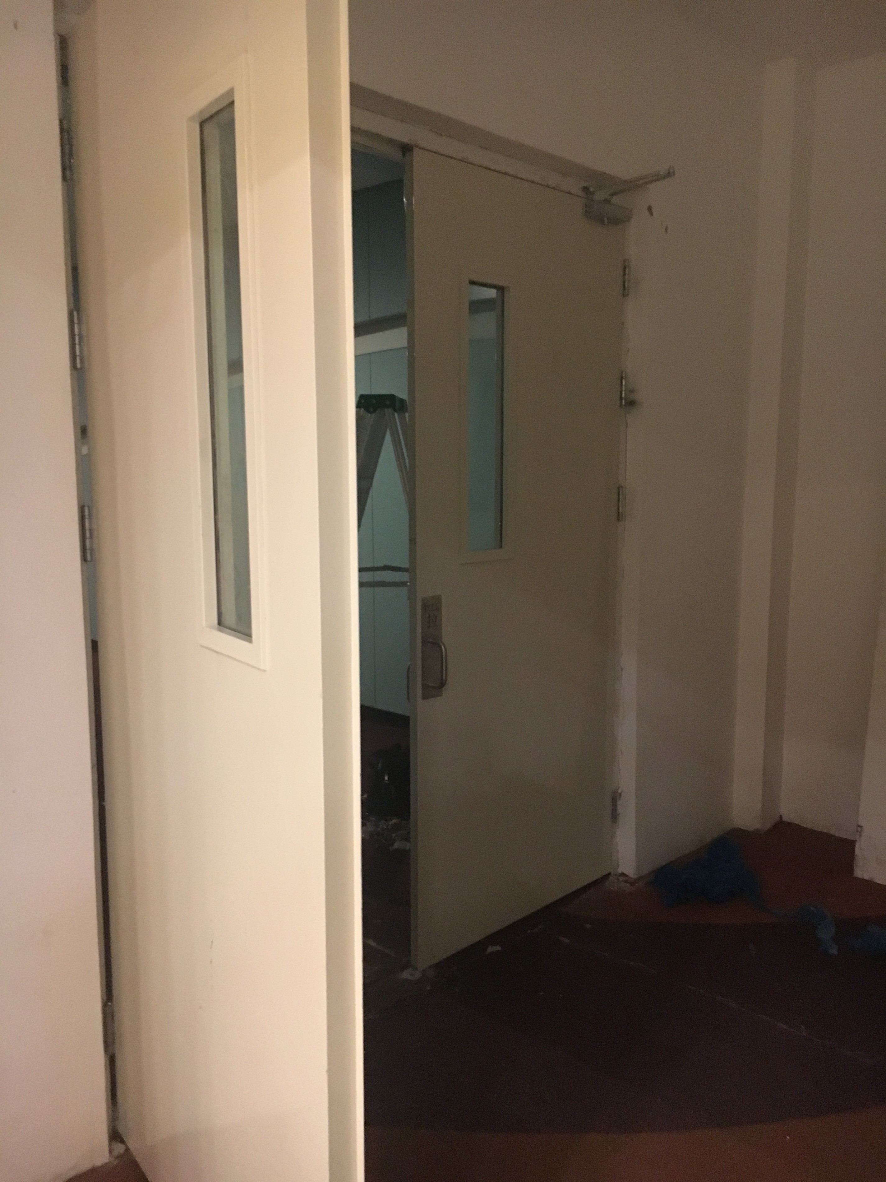 成功簽約北京萬達(dá)影城九棵樹店消防通道門更換工程